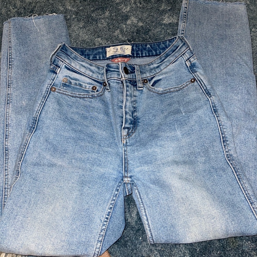 We The Free Straight Cut Jeans/ Mom Jeans 🧚